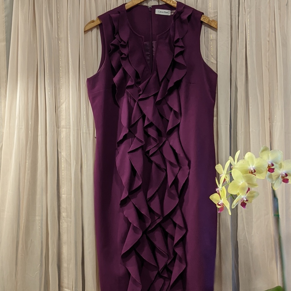Calvin Klein |Ruffle Front Split-Neck Sheath Dress